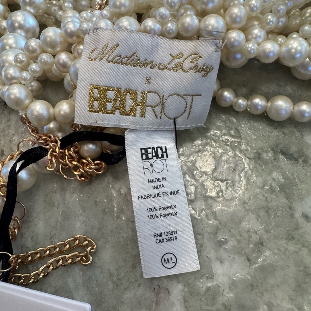 Beach Riot Pearl and Gold cover - Picture 4 of 7